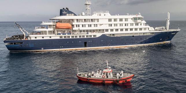 EN DIRECT, hantavirus sur un navire de croisière : un passager hospitalisé en Suisse ; le bateau attend au large du Cap-Vert