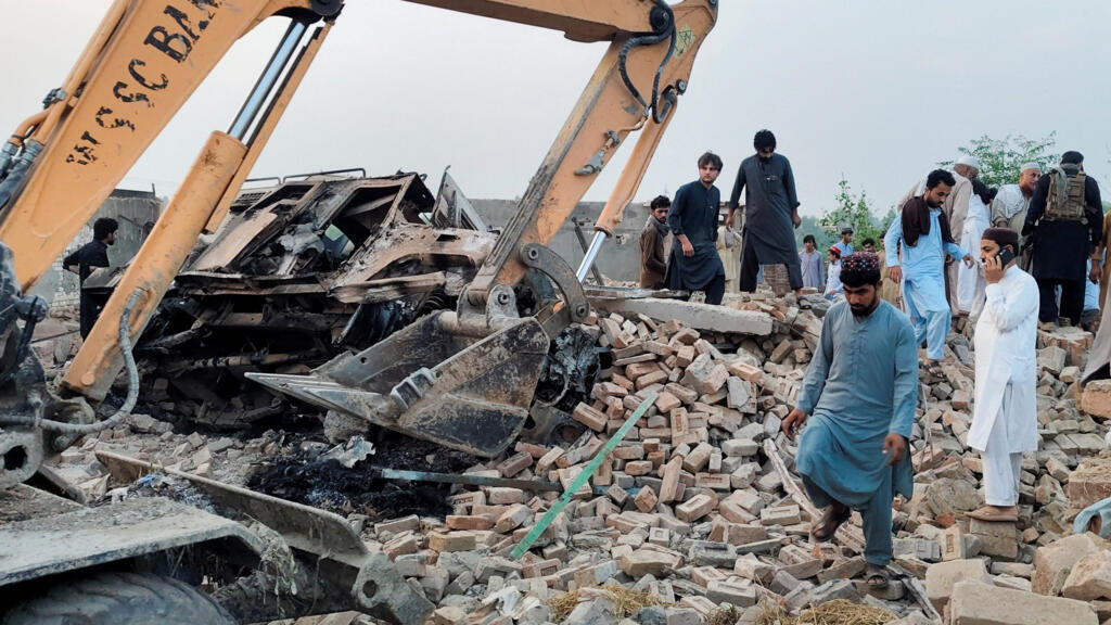 Pakistan: au moins 21 policiers tués dans un attentat contre un poste de contrôle à Bannu