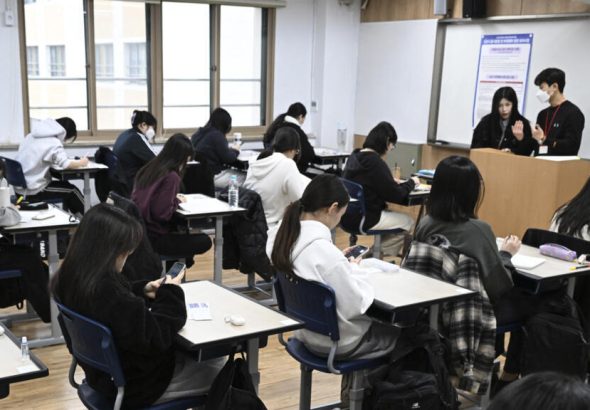 Face au taux élevé de suicide chez les jeunes, Séoul mise sur l'intelligence artificielle