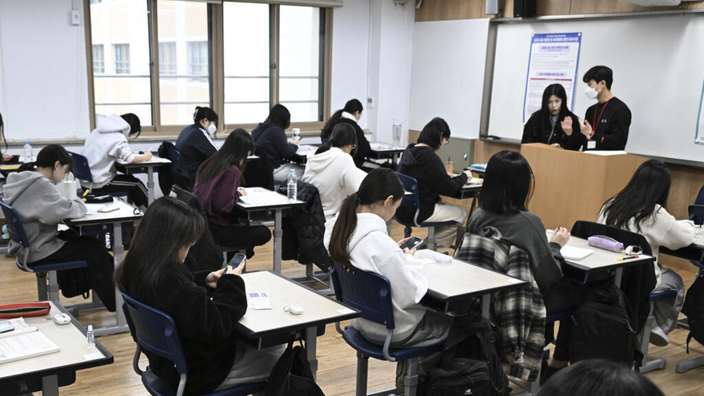 Face au taux élevé de suicide chez les jeunes, Séoul mise sur l'intelligence artificielle